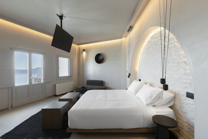 Room 6 of 82