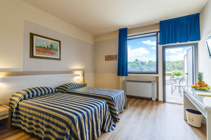 Room 8 of 47