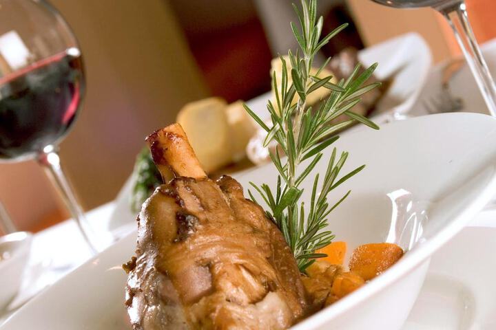 Dining 22 of 40