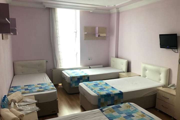 Room 12 of 27