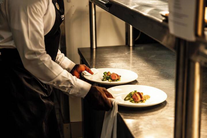Dining 39 of 56