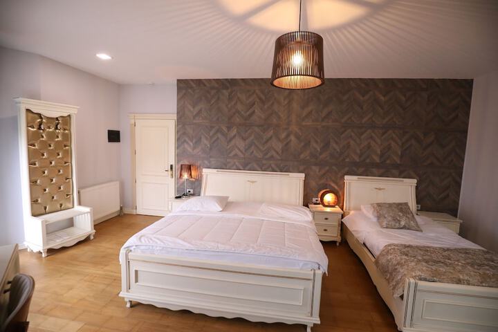 Room 14 of 86