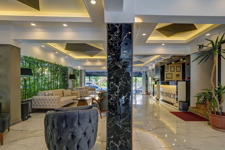 Hotel Interior 14 of 121