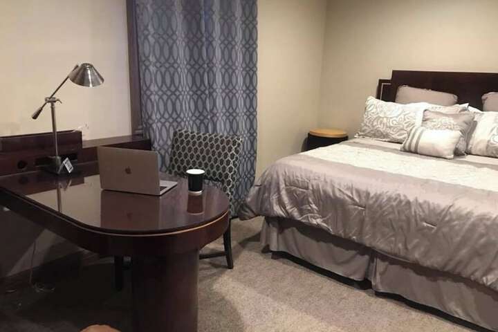 Room 4 of 11
