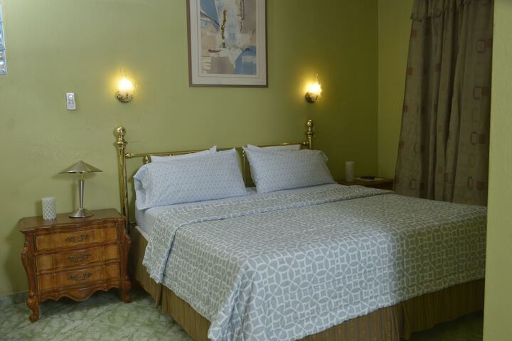 Room 9 of 40