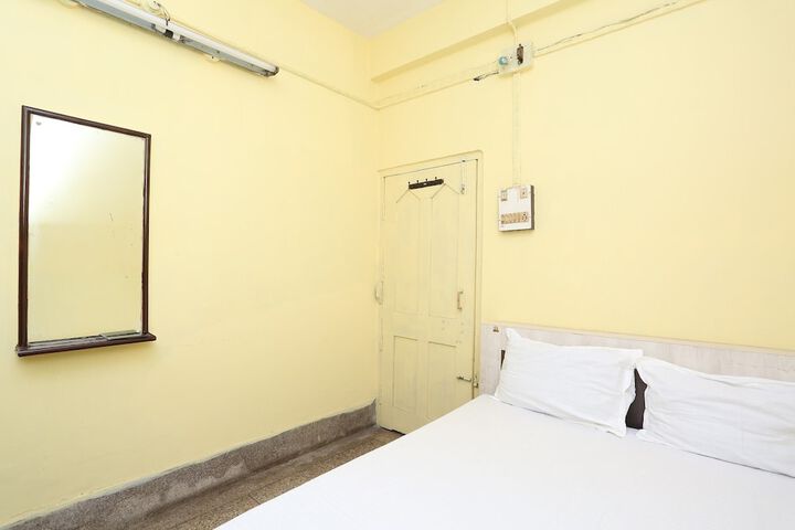 Room 13 of 21