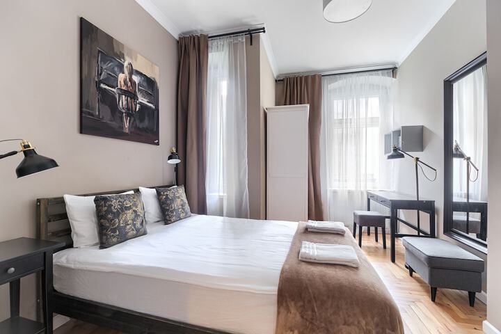 Room 7 of 24