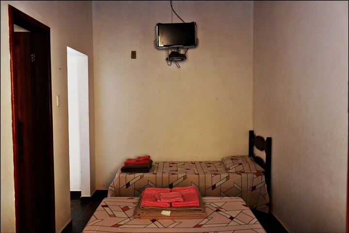 Room 3 of 68