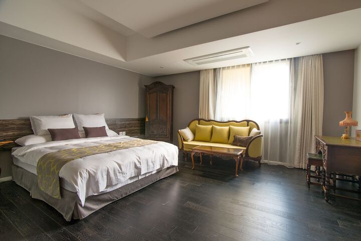 Room 43 of 140