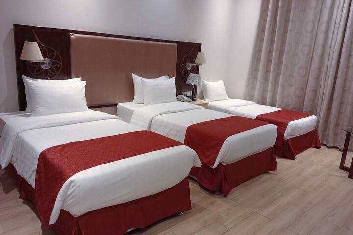 Room 4 of 36