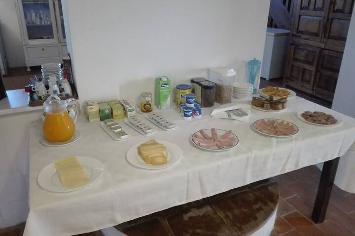 Dining 54 of 60