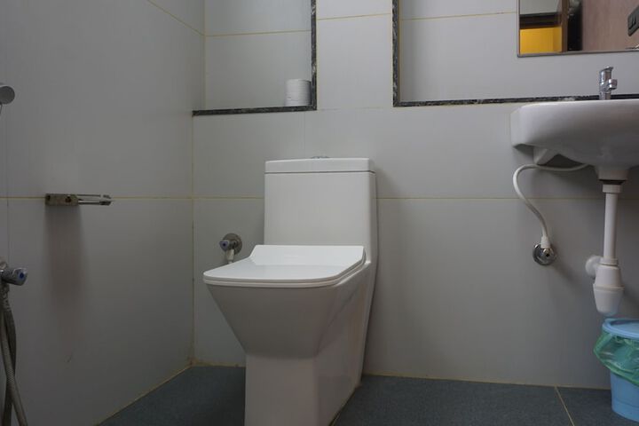 Room 100 of 128