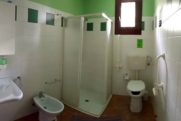 Room 7 of 13