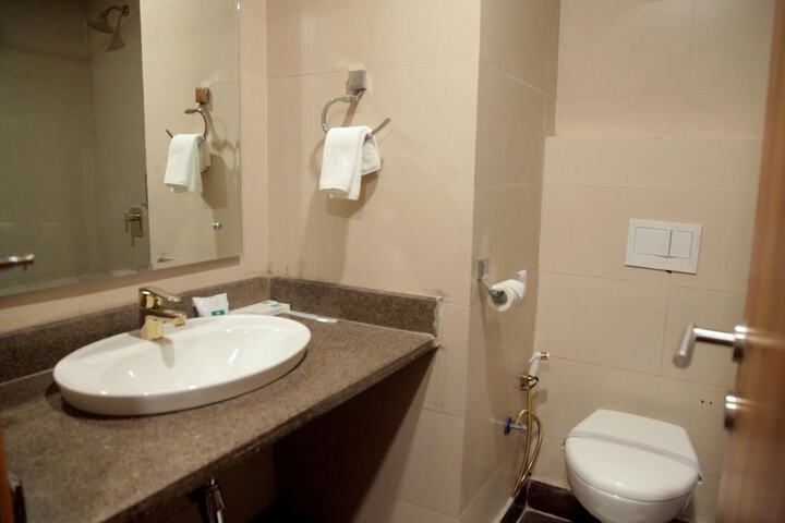 Room 42 of 69