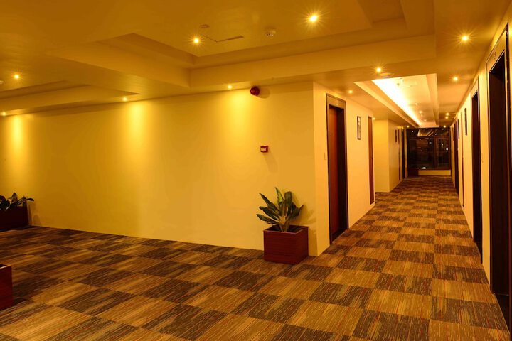 Ballroom/Hall 41 of 48