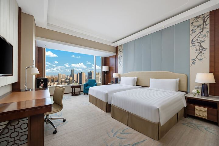 Room 15 of 68