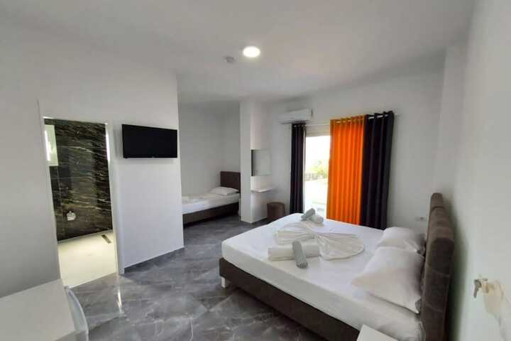Room 12 of 30