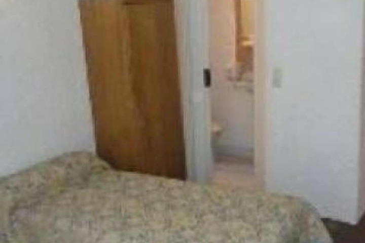 Room 12 of 17