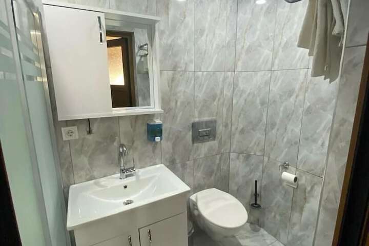 Room 9 of 15