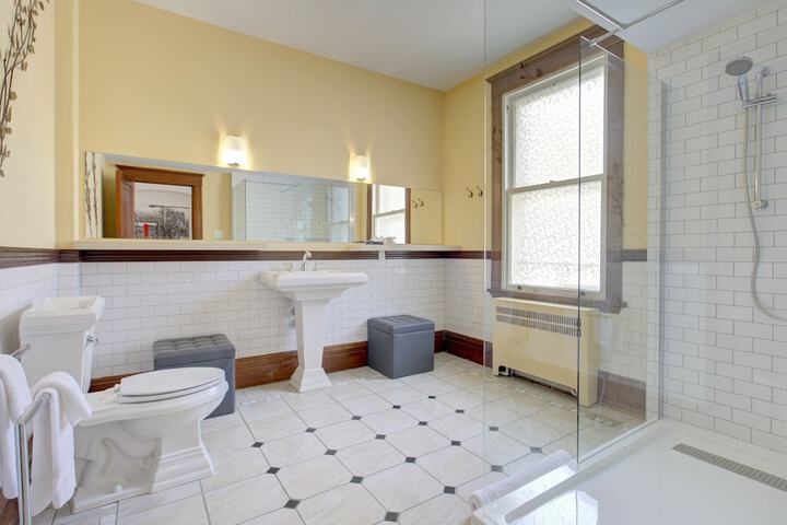 Bath Interior