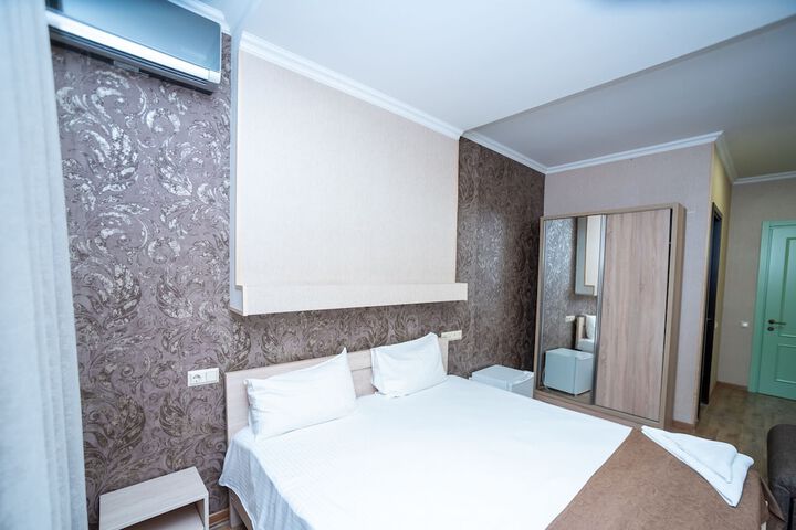 Room 20 of 134