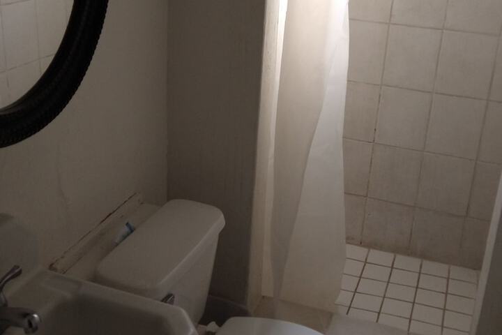 Room 21 of 27