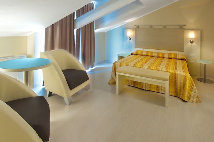 Room 12 of 31