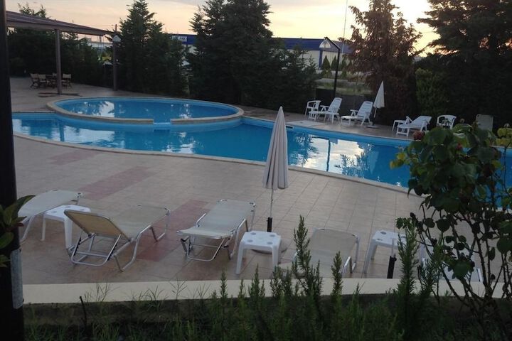 Pool 39 of 58
