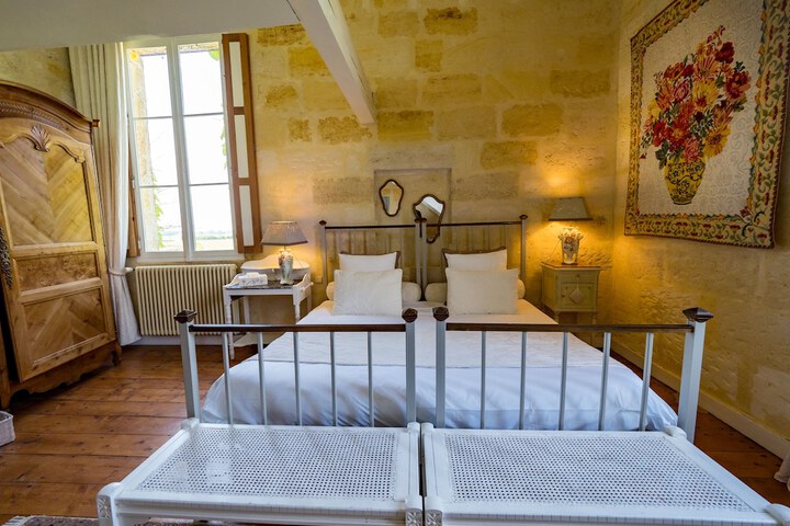 Room 10 of 53