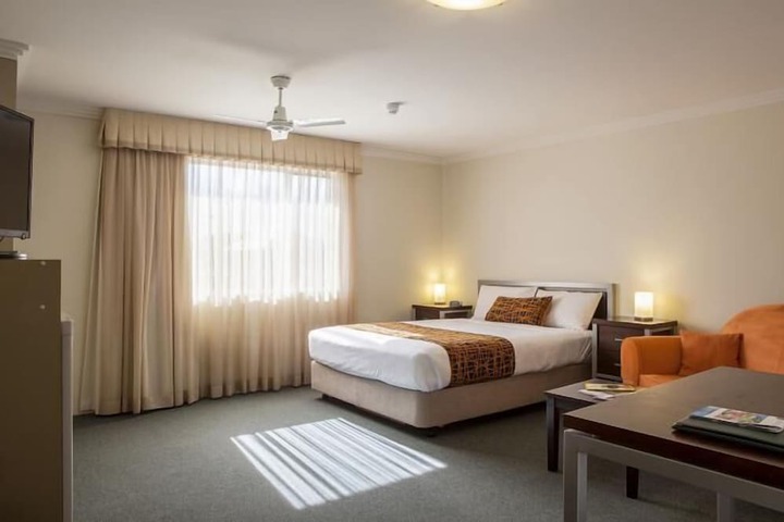 Room 4 of 49