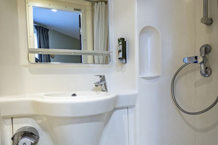 Room 20 of 29