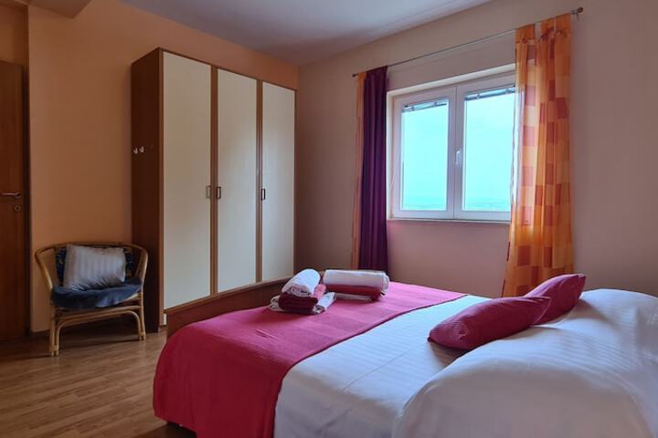 Room 14 of 62