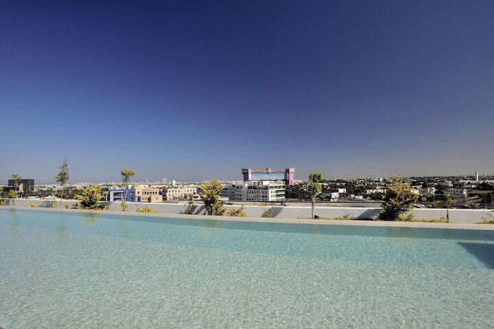 Hotel with Pool