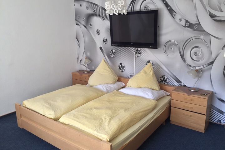 Room 7 of 50