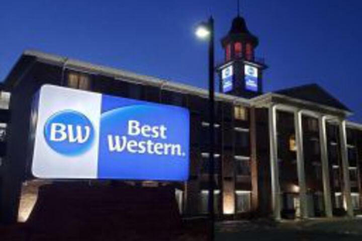 Budgetel Inn & Suites
