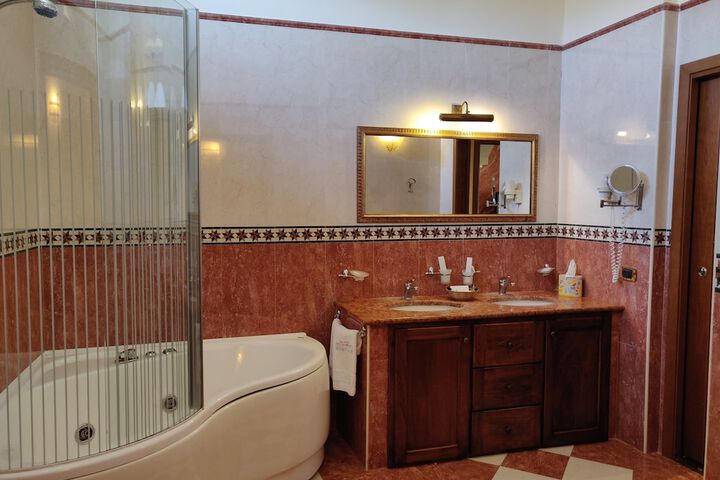 Room 23 of 67