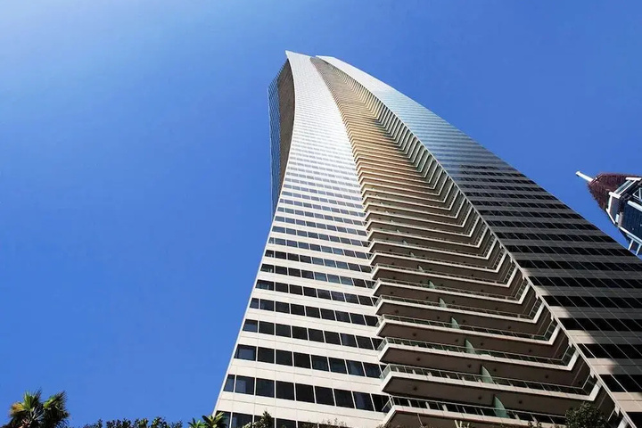 Ocean Heights Tower by City Nights