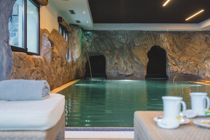 Pool 11 of 29