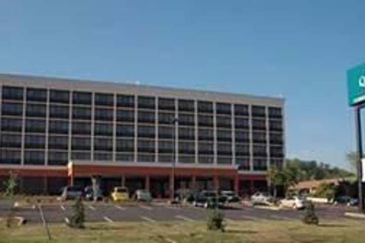 Ramada Inn Atlanta Airport South 2
