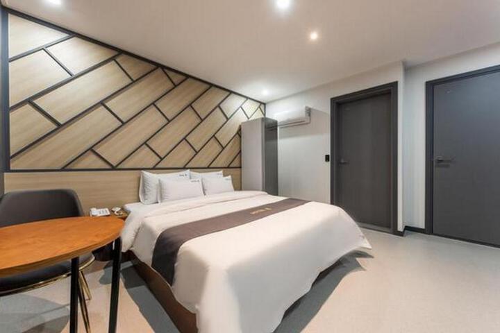 Jungangdong Business Hotel Hue