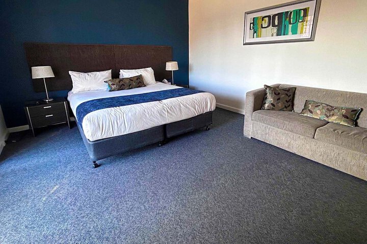 Room 18 of 101