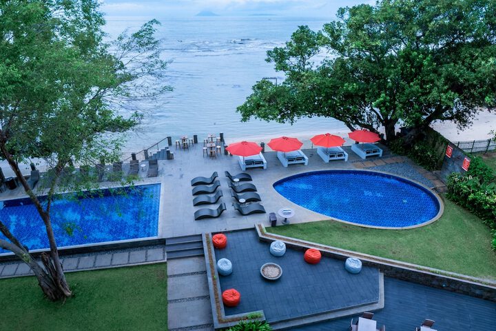 Pools & Facilities