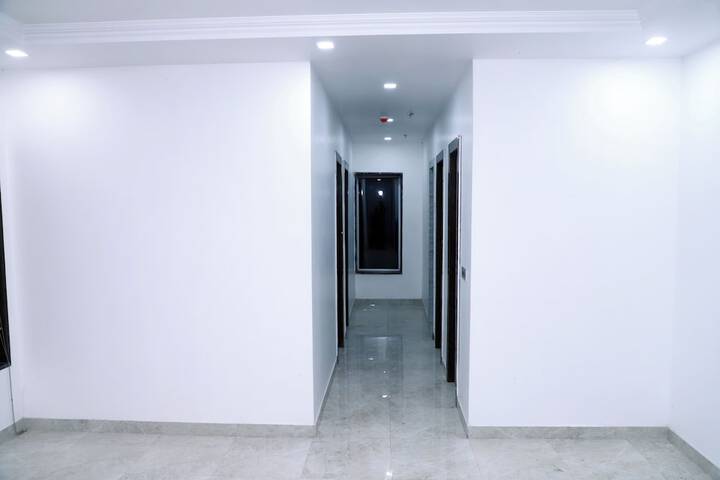 Room 32 of 94