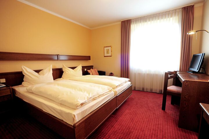 Room 6 of 31