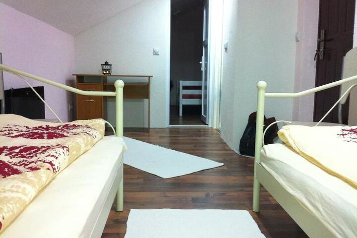 Room 2 of 2