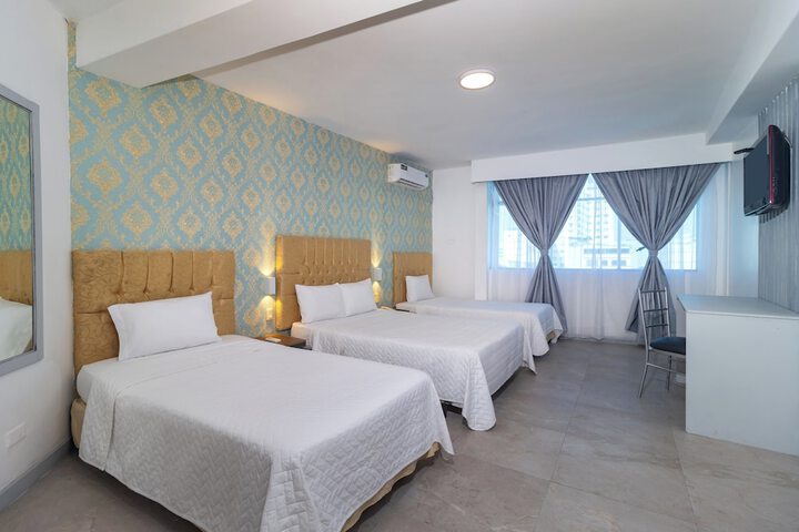 Room 10 of 32