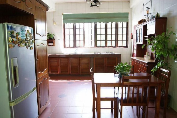 Room 9 of 20