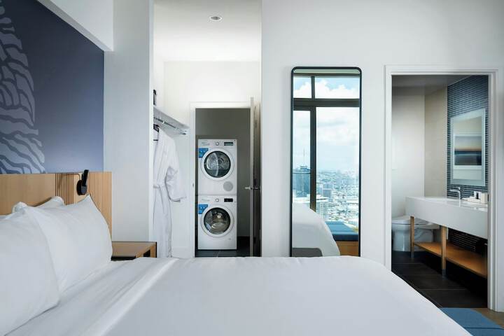 Room 51 of 168