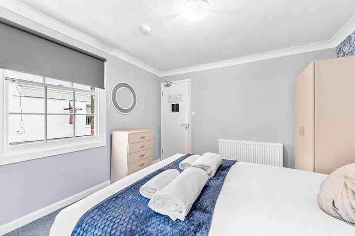 Room 2 of 29