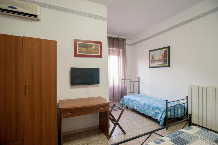 Room 13 of 48